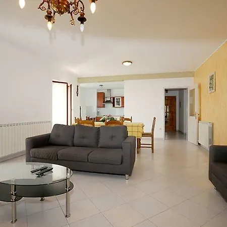 Apartment In With Terrace, Wifi, Washing Machine, Dishwasher