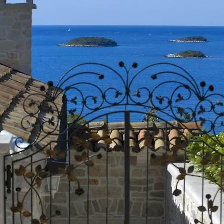 Apartment In With Terrace, Wifi, Washing Machine, Dishwasher *