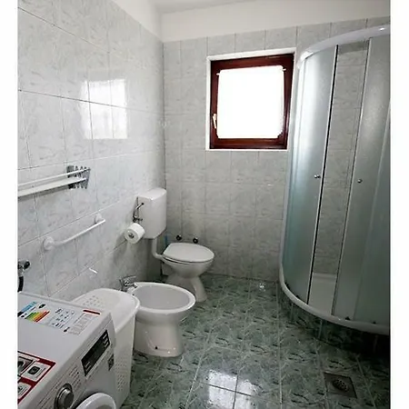 In With Terrace, Wifi, Washing Machine, Dishwasher Apartment *