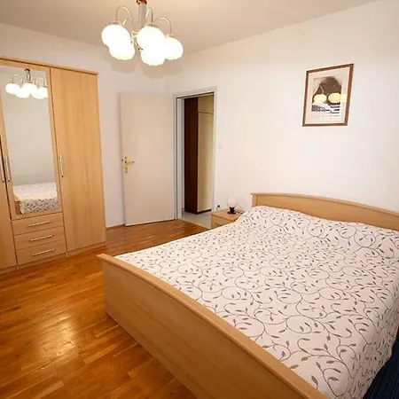 In With Terrace, Wifi, Washing Machine, Dishwasher *