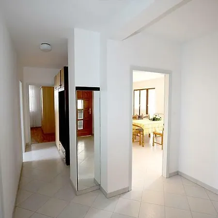 Apartment In With Terrace, Wifi, Washing Machine, Dishwasher *